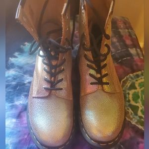 Dr. Martens Women's 1460 Sand Rainbow Ray Boots Size 9